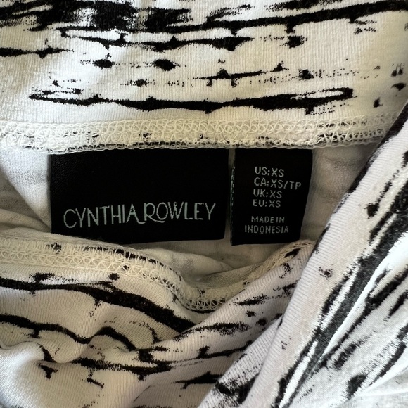 3/$15 🤗 Cynthia Rowley stretch skirt B2 - Picture 3 of 3